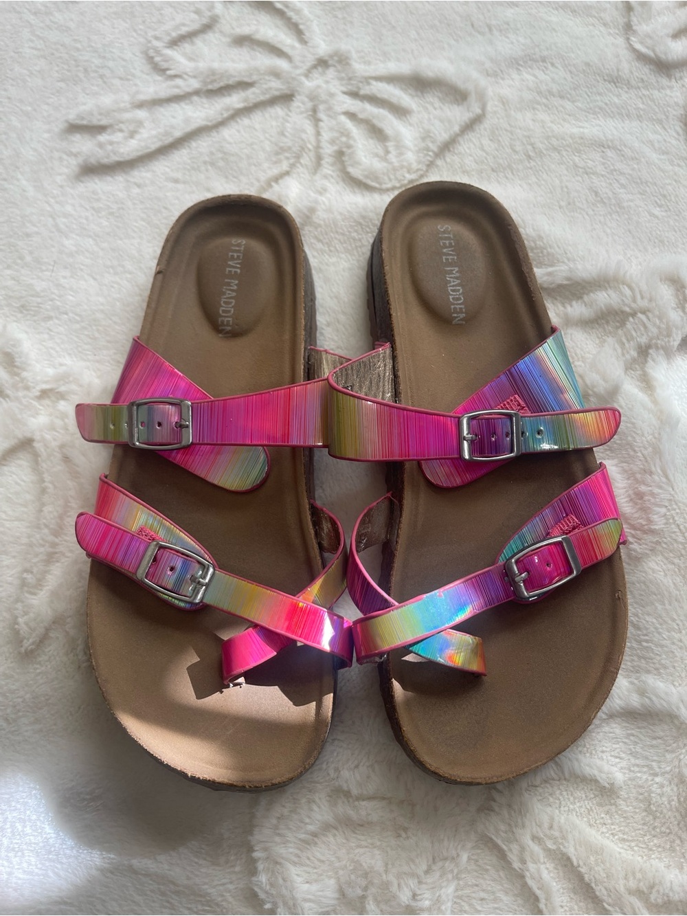 Steve Madden Kids Iridescent Pink Rainbow Buckle Sandals size 3